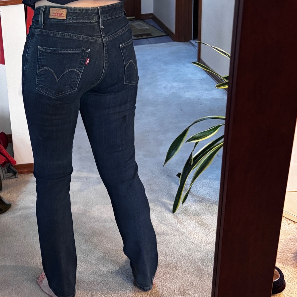 Levi's Women's Dark Indigo Straight Jeans - Picture 4 of 5